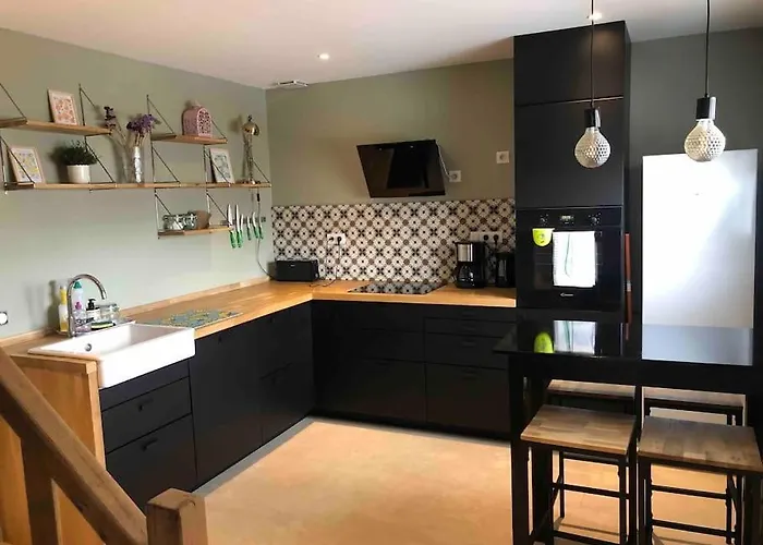 펜션 Charmante Maison En Pierre *